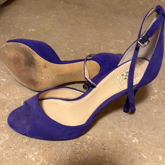 Pretty purple heels - Picture 2 of 2